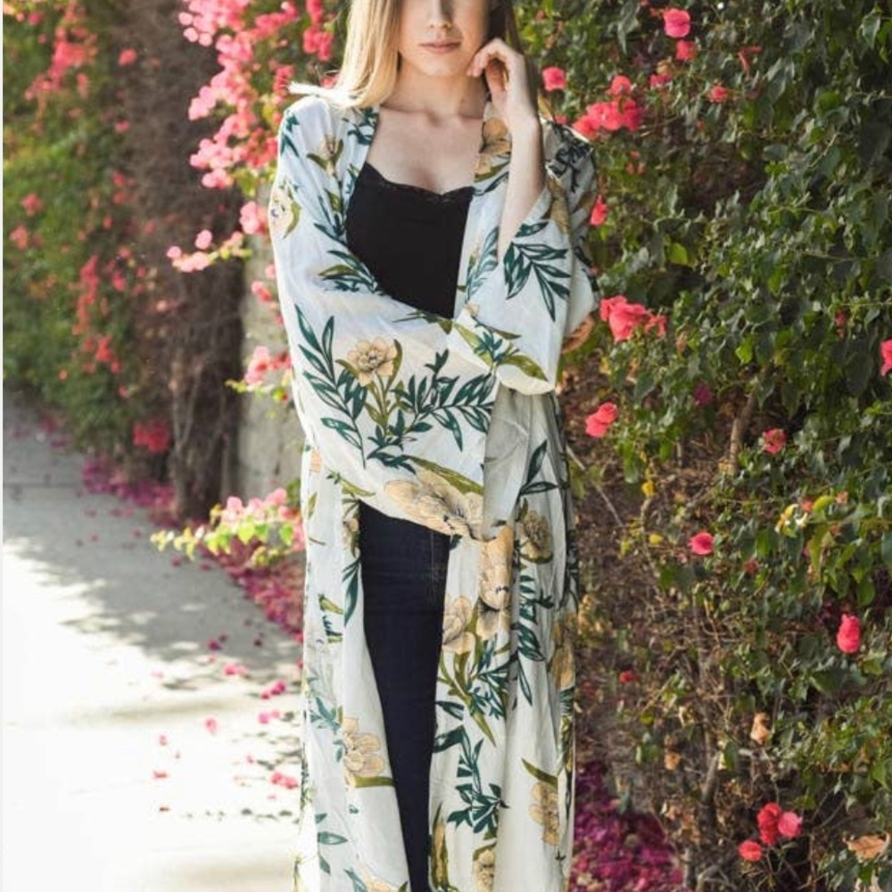 Anemone Floral Kimono